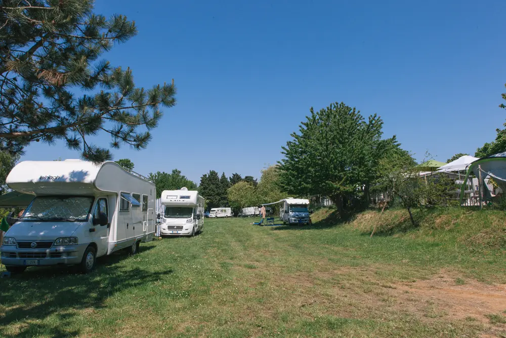 Pogled na more iz Autokampa Tramontana — 3